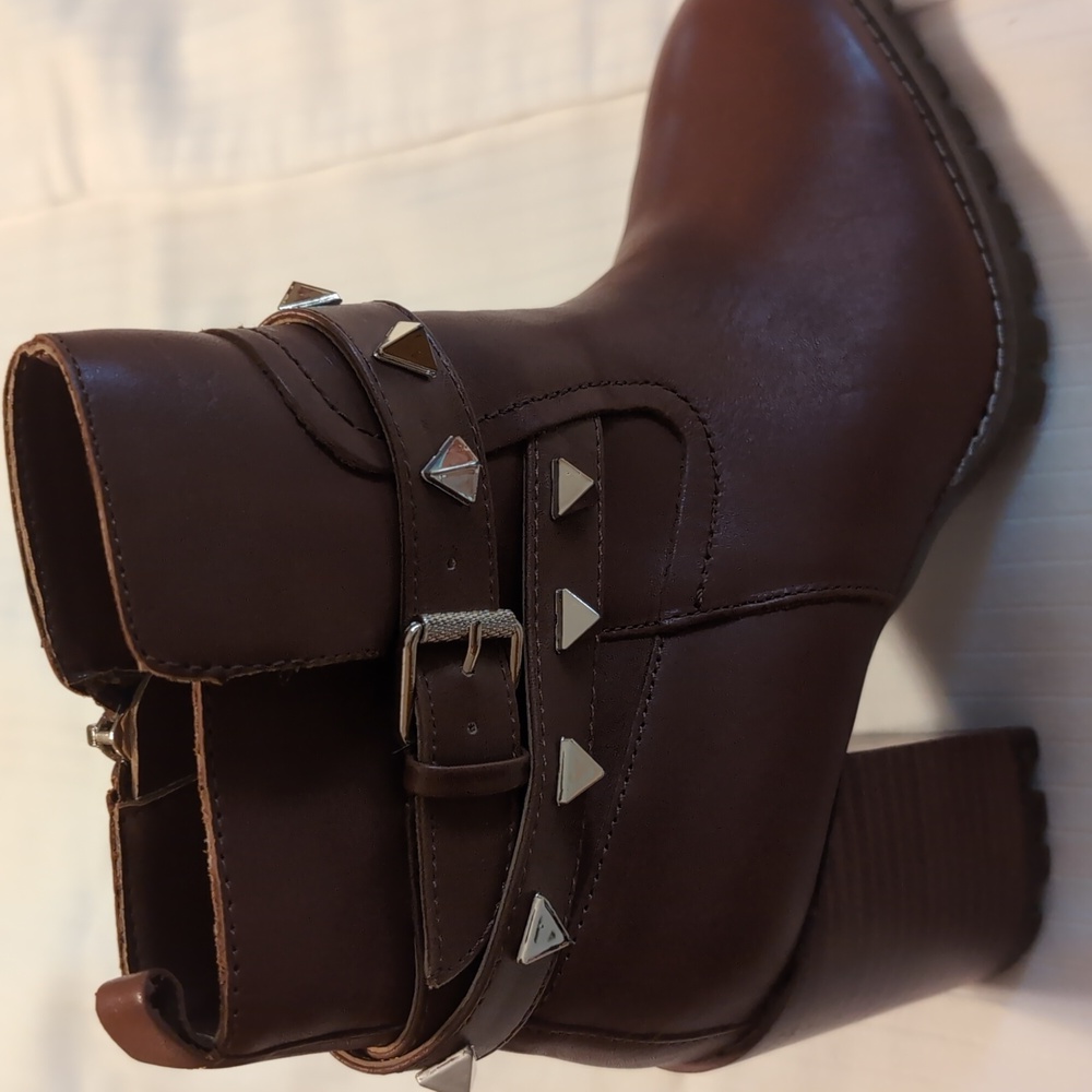 NWOB Steve Madden Steven New York Ibby Leather Ankle Boots